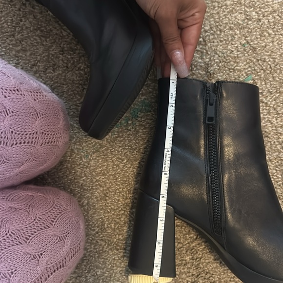 Black heeled ankle boots - Picture 9 of 12